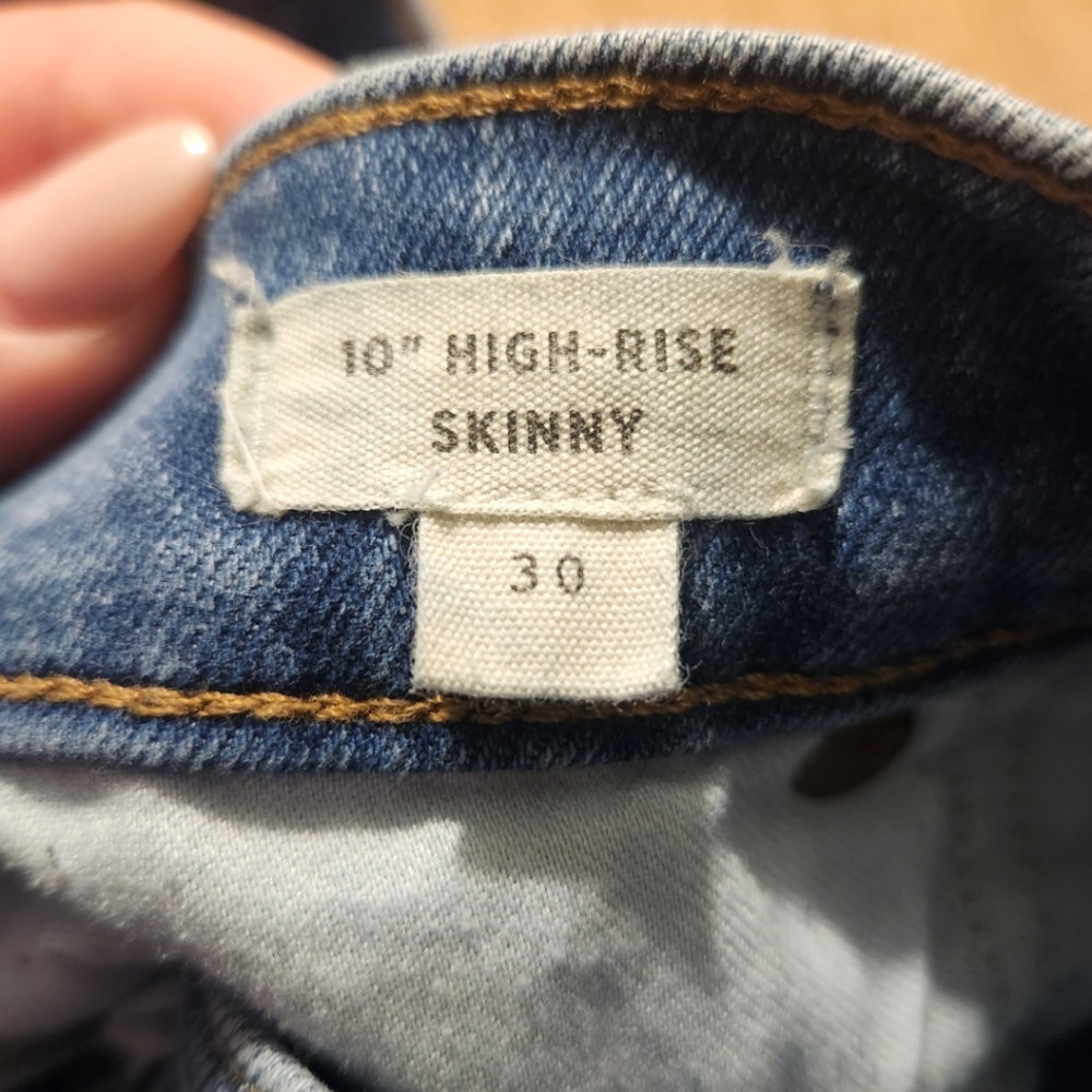 EUC Madewell 10" High Rise Skinny Jeans in Dewitt Wash | Size 30 - Picture 8 of 13